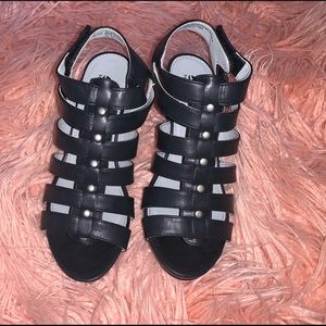 Beautiful black sandals 👡